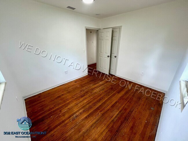Building Photo - Gorgeous 3 bedroom / 1 bathroom home ready...