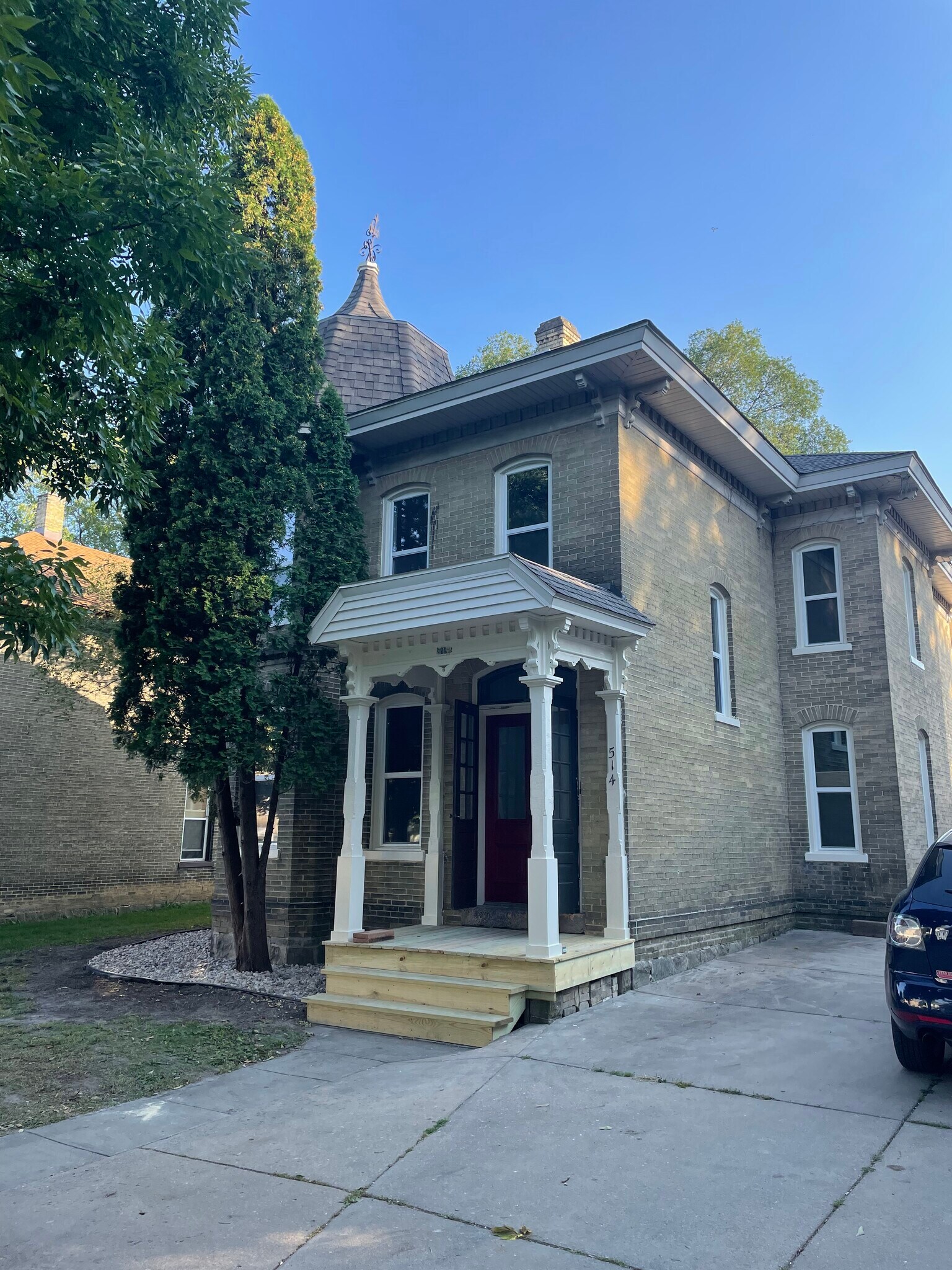 Building Photo - 514 W Wisconsin St