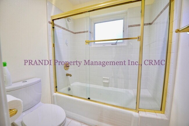 Building Photo - 32 Marin Bay Park Ct