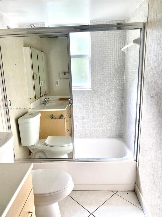 Building Photo - 1800 SW 81st Ave