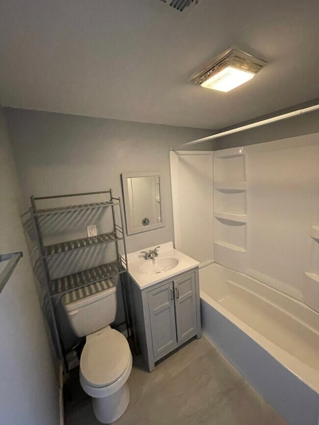 Building Photo - 1 Dequincy St