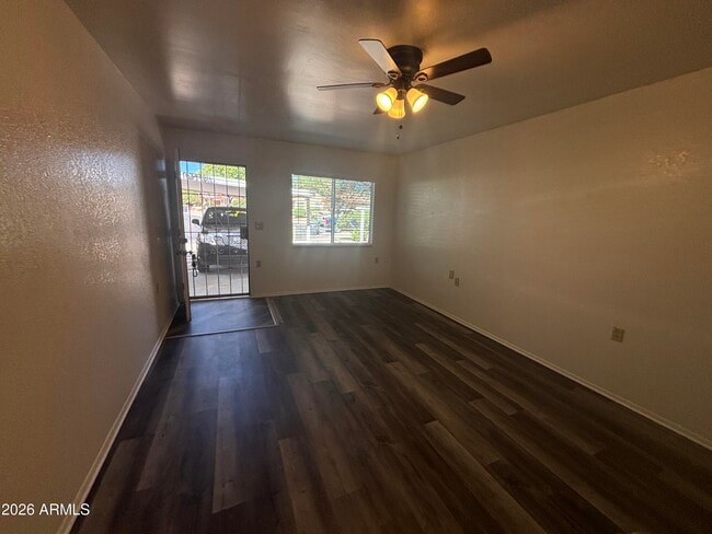 Building Photo - 235 E Paula Cir