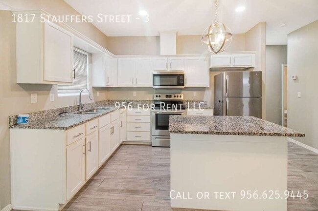Building Photo - 1817 Stauffers St