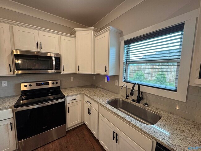 Building Photo - 103 Parvin Way Dr