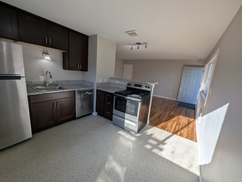 Room for an eat-in dining table at back of kitchen - 1626 Southeast Lexington Street