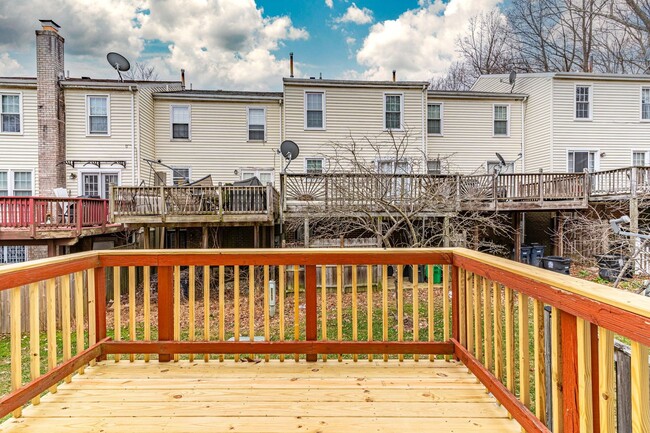Building Photo - Charming 3 Bedroom Home in Prime Clinton L...