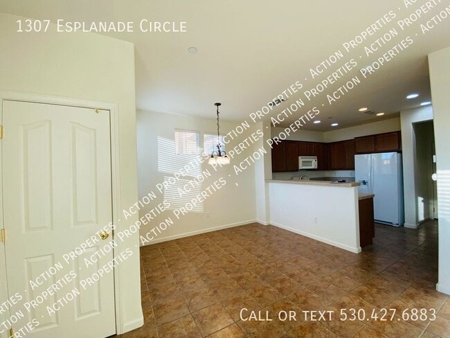 Building Photo - 1307 Esplanade Cir