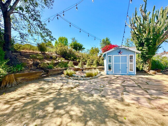 Building Photo - Beautiful Home, in Quiet Country Setting, Large, Private, Fenced Yard Space, with Landscaper Incl...