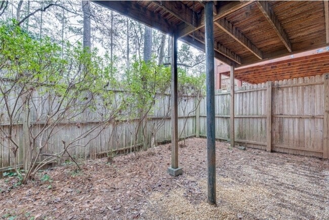 Building Photo - 2951 Lexington Trace Dr