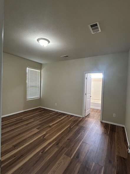 Building Photo - 1713 Twin Falls Dr