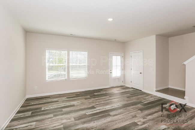 Building Photo - 108 Dogwood Village Trl