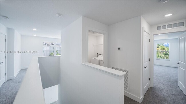 Building Photo - 241 Preserve Trl N