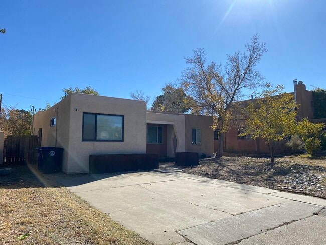 Building Photo - 4614 Idlewilde Ln SE