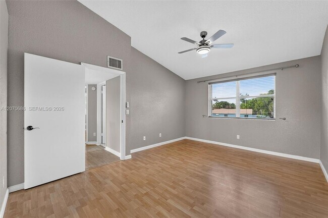 Building Photo - 4848 Grapevine Wy