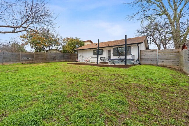 Building Photo - 7106 Colony Park Dr