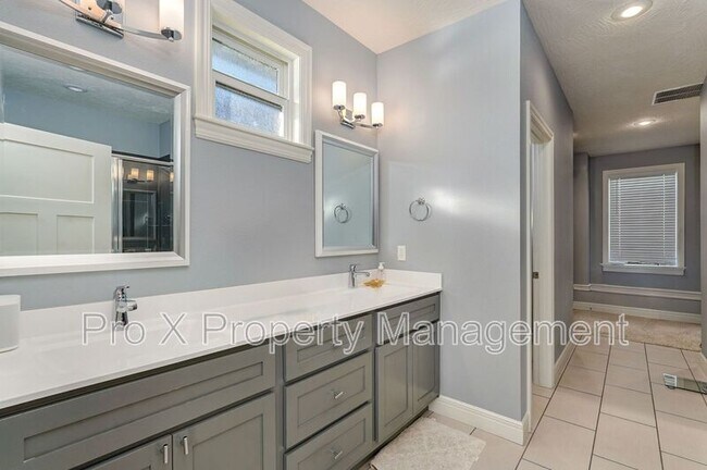 Building Photo - 6020 S McCann Ave
