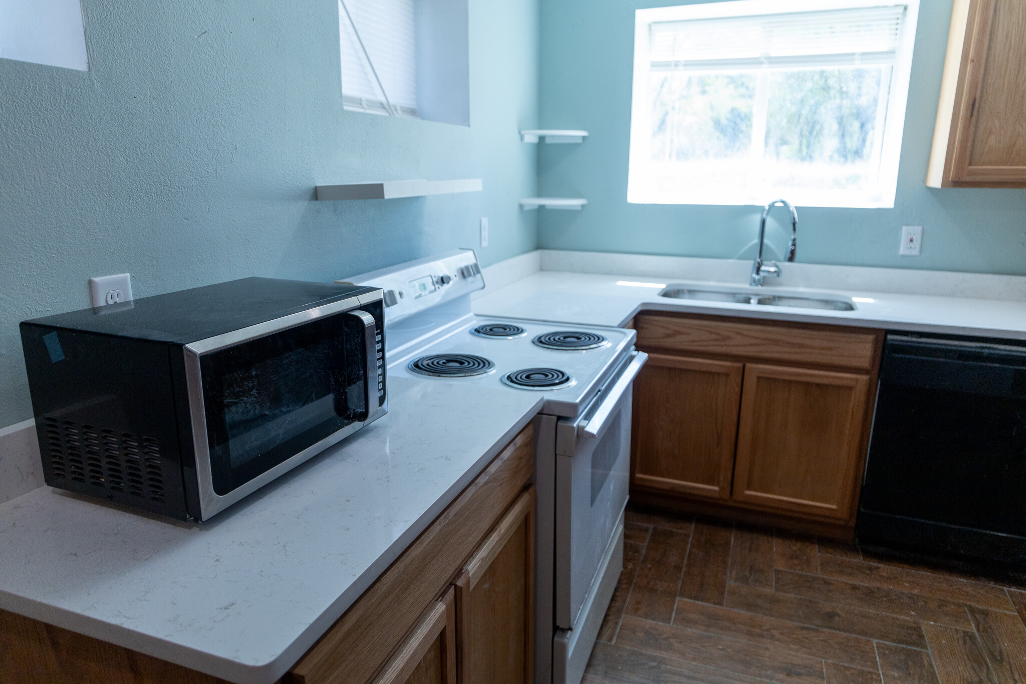 Building Photo - 2233 S 2nd Ave