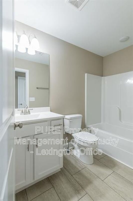 Building Photo - 1054 Kentucky Blvd