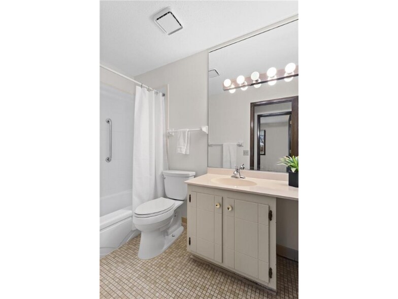 Building Photo - 2355 Dorland Pl