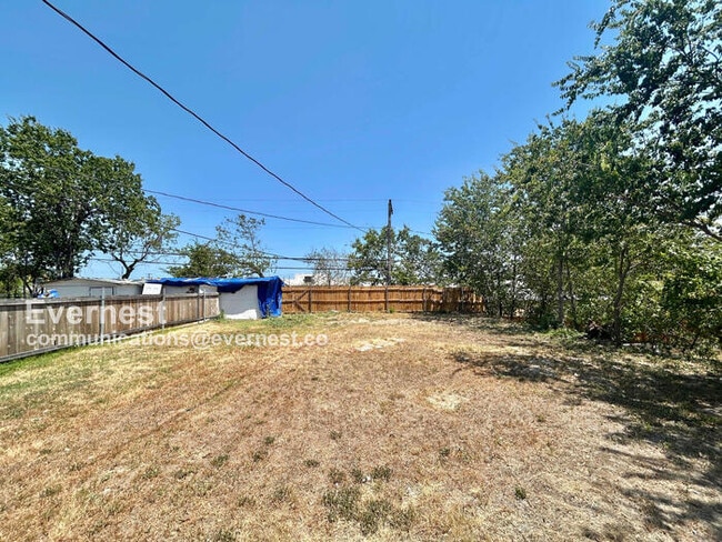 Building Photo - 3216 Ellis Ave