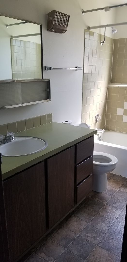 Building Photo - 345 NW Thomas St