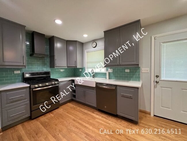 Building Photo - 942 59th St
