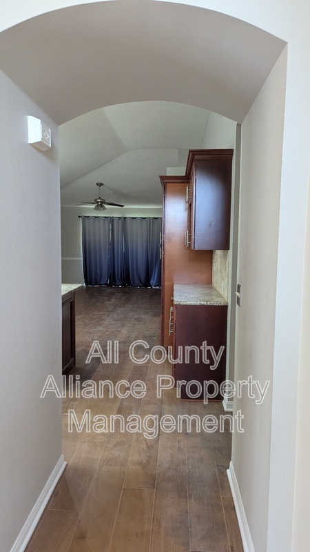 Building Photo - 1247 Maximilian Dr