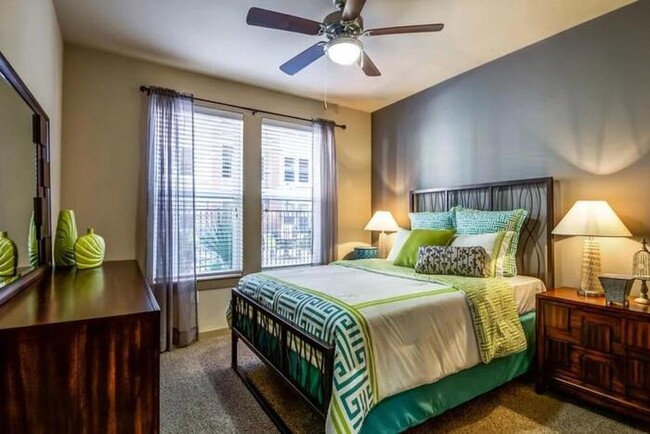 Building Photo - 4000 Hulen Pl