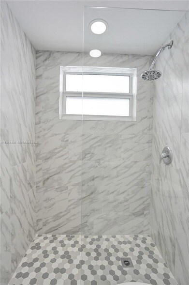 Building Photo - 6000 N Ocean Blvd