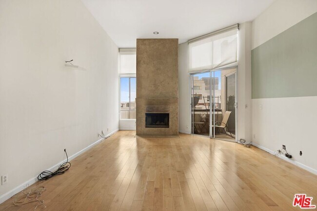Building Photo - 1240 S Corning St