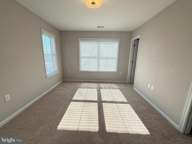 Building Photo - 217 Brooks Cir