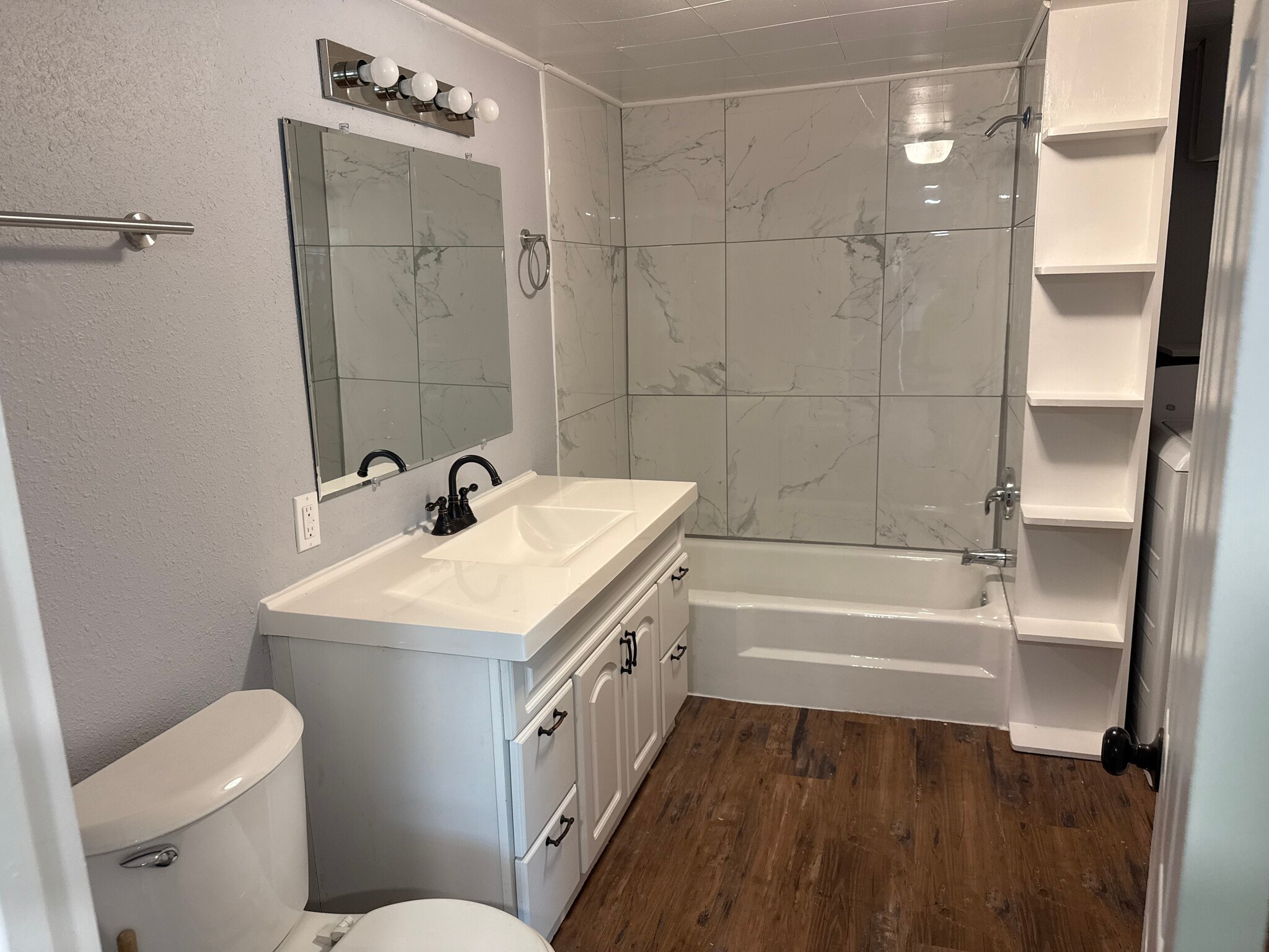 Building Photo - 601 Garfield Ave