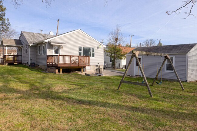 Building Photo - 1209 Veirs Mill Rd