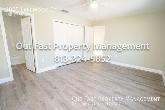 Building Photo - 1025 Lakewood Ct