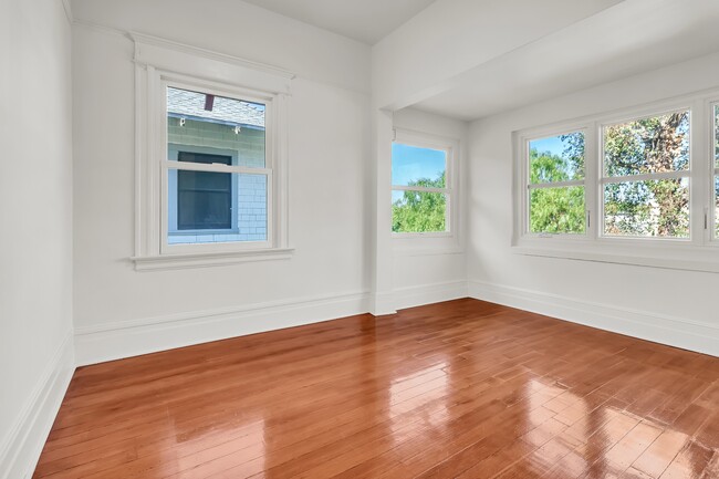 Building Photo - 2633 S Halldale Ave