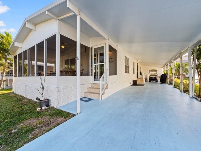 Building Photo - 806 S Jade Dr