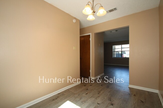 Building Photo - Cozy Two-Story Town Home