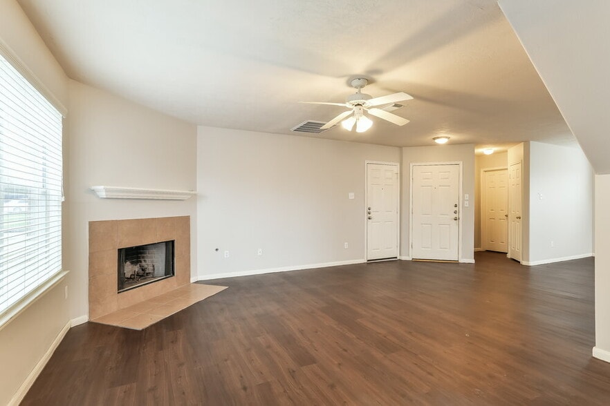 Building Photo - 25222 Barmby Dr
