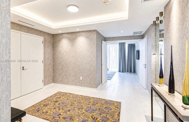 Building Photo - 1 Collins Ave