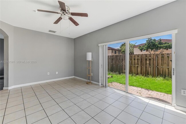 Building Photo - 3375 NE 15th Dr