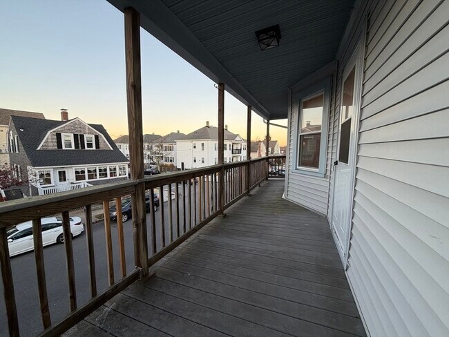 Building Photo - 320 Wood St