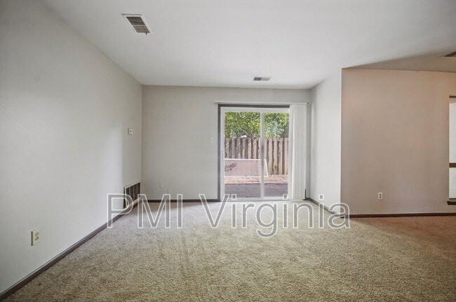 Building Photo - 1474 E Tanners Creek Dr