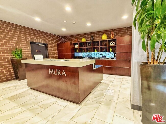 Building Photo - 629 Traction Ave