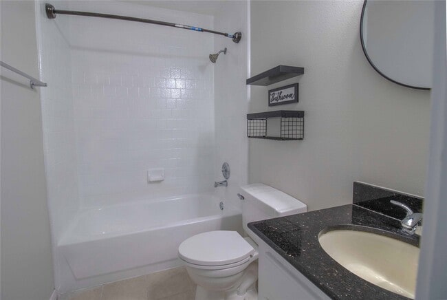 Building Photo - 10819 Belle Haven Dr