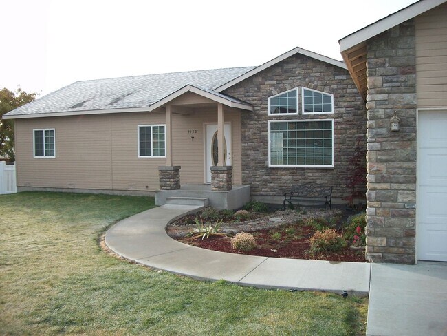 Primary Photo - 2150 Inglewood Dr