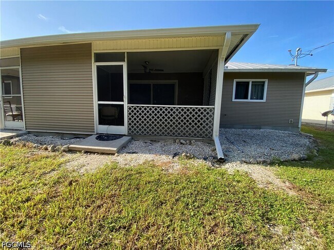 Building Photo - 5478 Thomas St