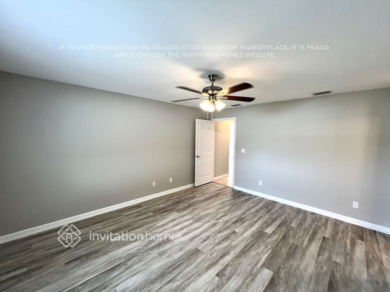 Building Photo - 1021 SE Airoso Blvd