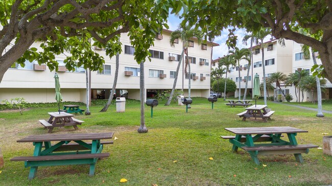 Building Photo - 350 Aoloa St