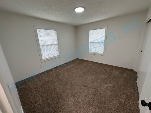 Building Photo - 15790 SE 135th Ave