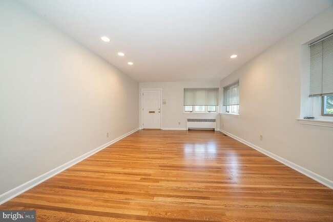 Building Photo - 1457 Manoa Rd
